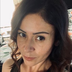 Meet your Posher, Estela